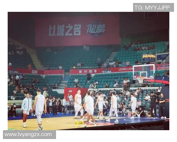 吴冠希领衔新一季篮球盛宴展现实力与团队精神引领年轻球员成长之路