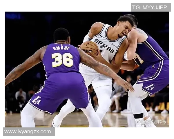 湖人对决国王与老鹰的精彩较量展现篮球魅力与团队精神