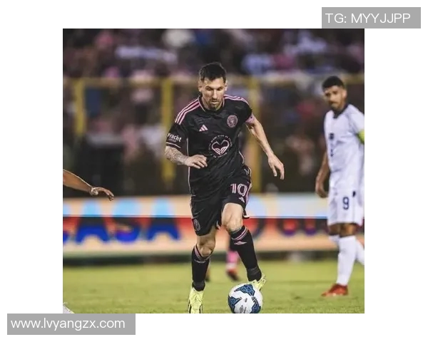 科隆与汉堡激战正酣比赛结果揭晓引发球迷热议 科隆与汉堡激战正酣比赛结果揭晓引发球迷热议