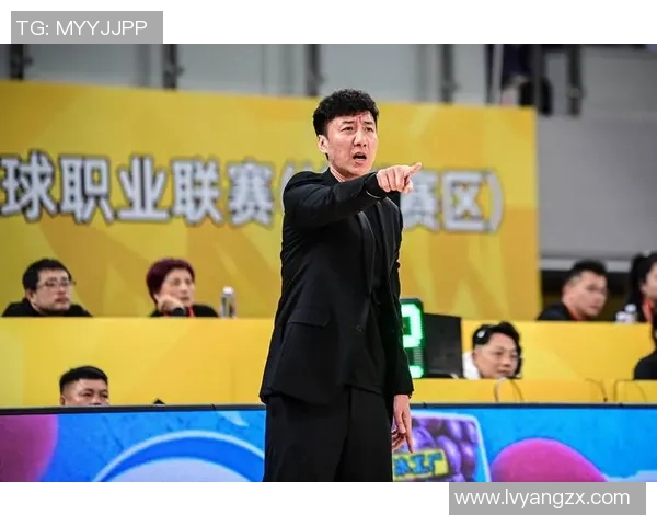 韩硕:从职业生涯到个人成长的全景探索与启示 韩硕:从职业生涯到个人成长的全景探索与启示